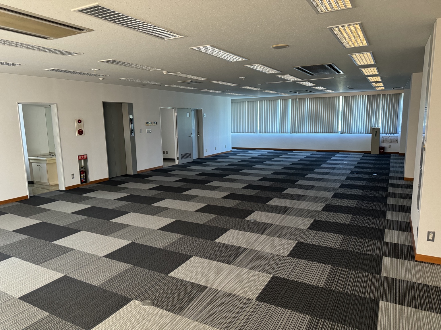 元城町オフィスの搬入前の広いフロア